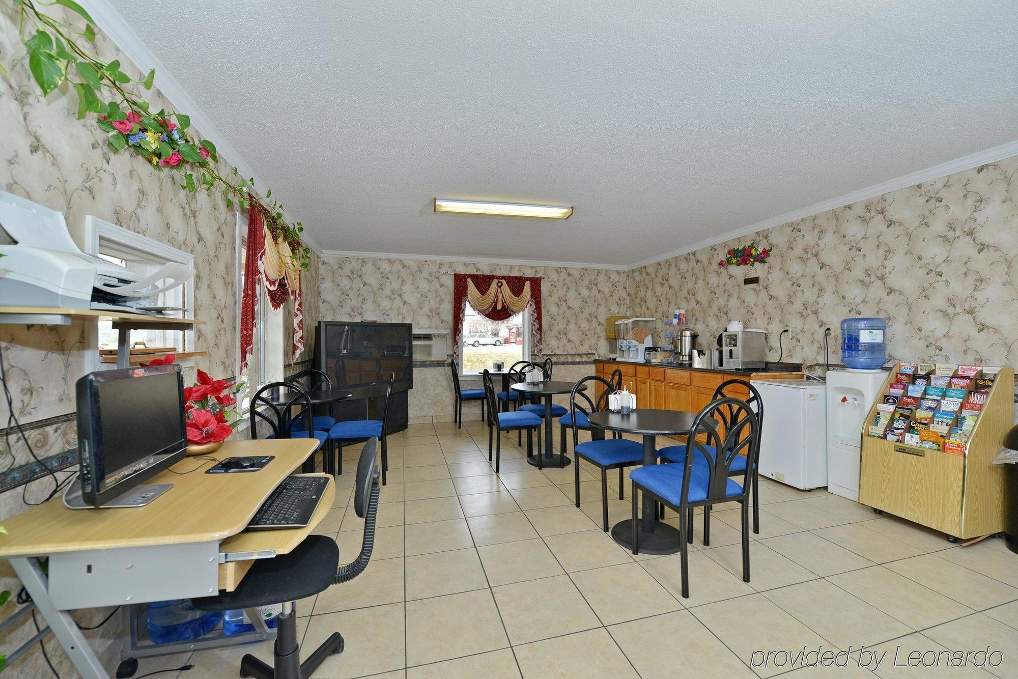 Red Roof Inn Santee Restaurant photo